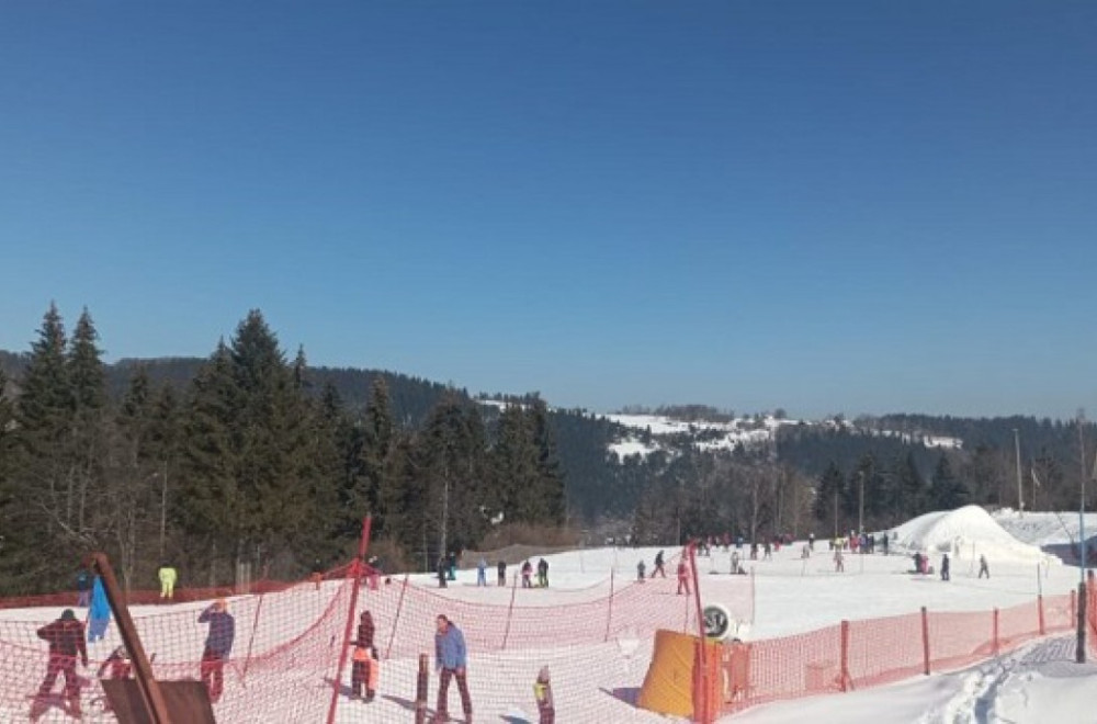 Ovo je jedno od najlepših i najjeftinijih skijališta u Srbiji: Sve spremno za goste, pogledajte cene FOTO