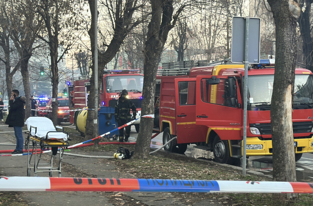 Požar u centru Užica: Gust, crni dim kuljao iz stana FOTO/VIDEO