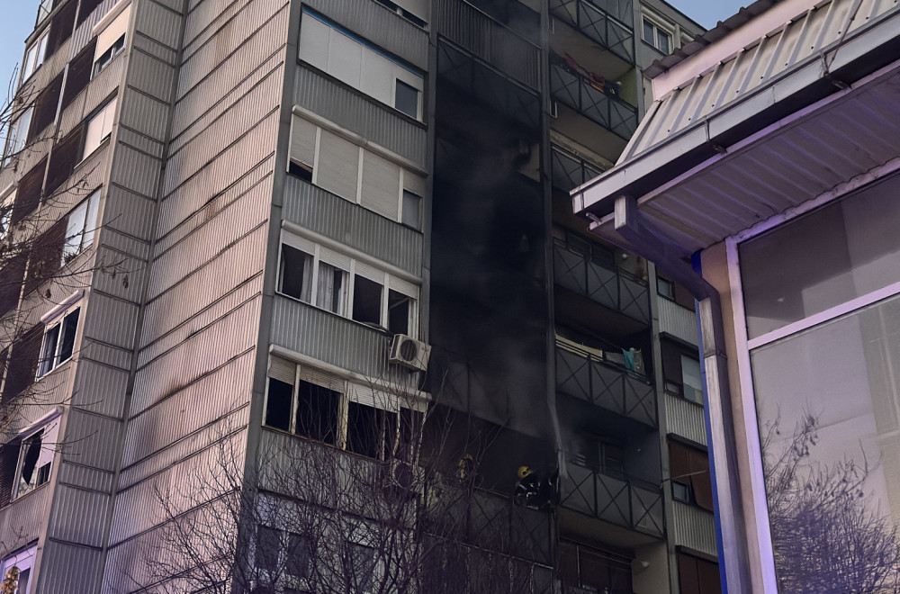 Veliki požar u centru grada: Četiri osobe su prevezene u bolnicu FOTO/VIDEO