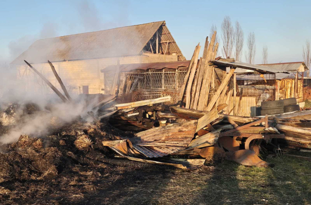 Kancelarija za KiM: Srpskoj porodici kod Lipljana zapaljeni pomoćni objekti, velika šteta FOTO