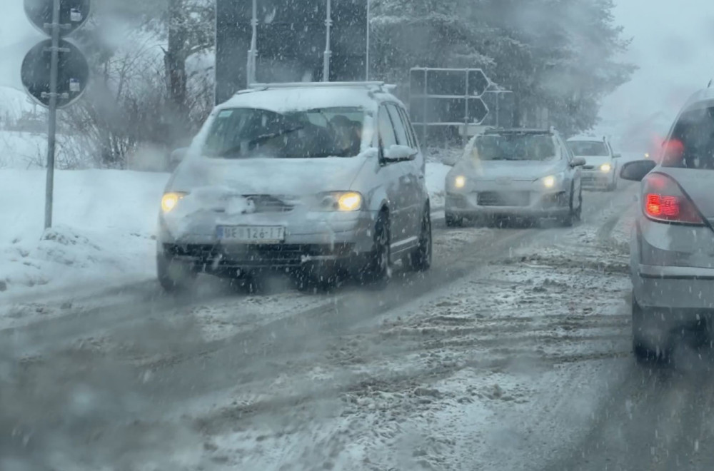 Snežna mećava: Totalni kolaps, kilometarske kolone FOTO/VIDEO