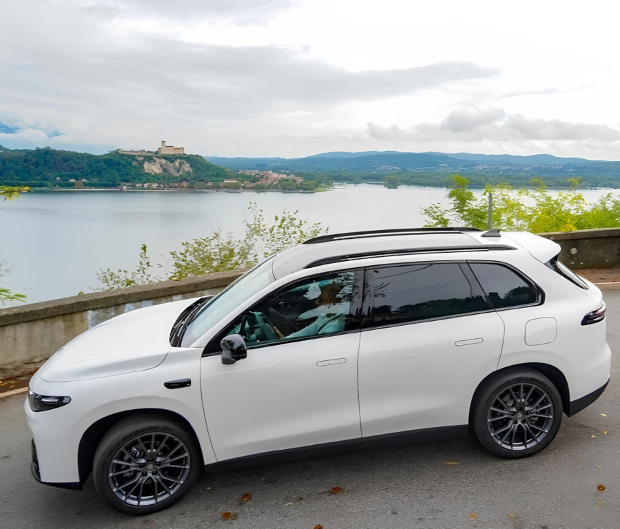 U Evropu je stigao novi kineski SUV: Ima autonomiju od skoro 1.000 km! FOTO