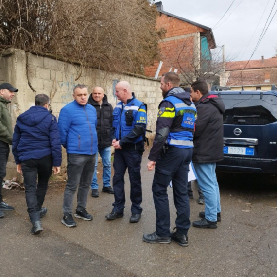 Srpska lista se sastaje sa radnicima Poreske uprave: Kurti nas neće  sprečiti da pomognemo našem narodu FOTO