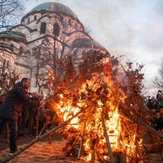 Šta se radi sa pepelom i badnjakom posle Božića? VIDEO