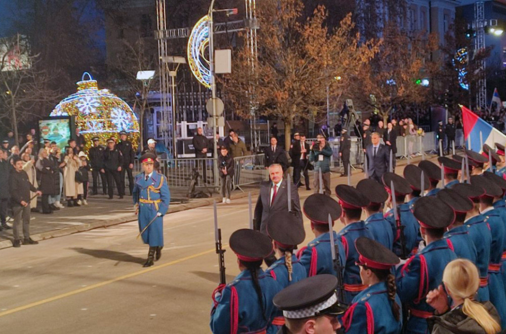 Dan Republike Srpske: Svečani defile u Banjaluci – naviše pažnje privukla vozila Vihor i Despot VIDEO