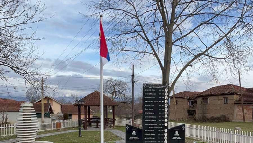 "Zastava Srbije vraćena tamo gde joj je mesto"