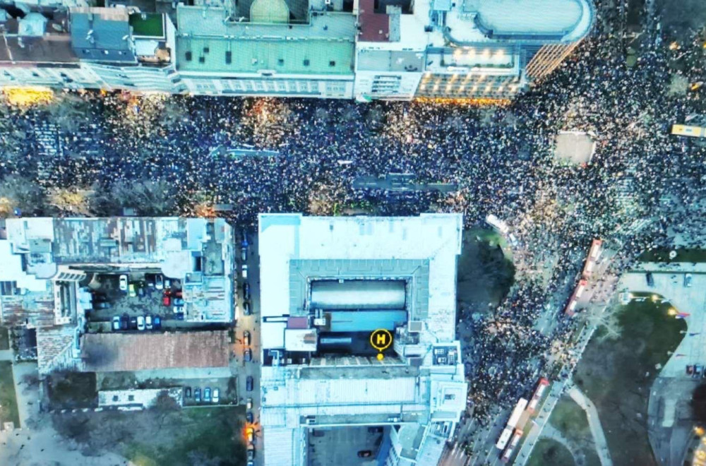 Protest opozicije i studenata u Beogradu: Dvostruko manje ljudi nego na Slaviji; Podrška političara VIDEO