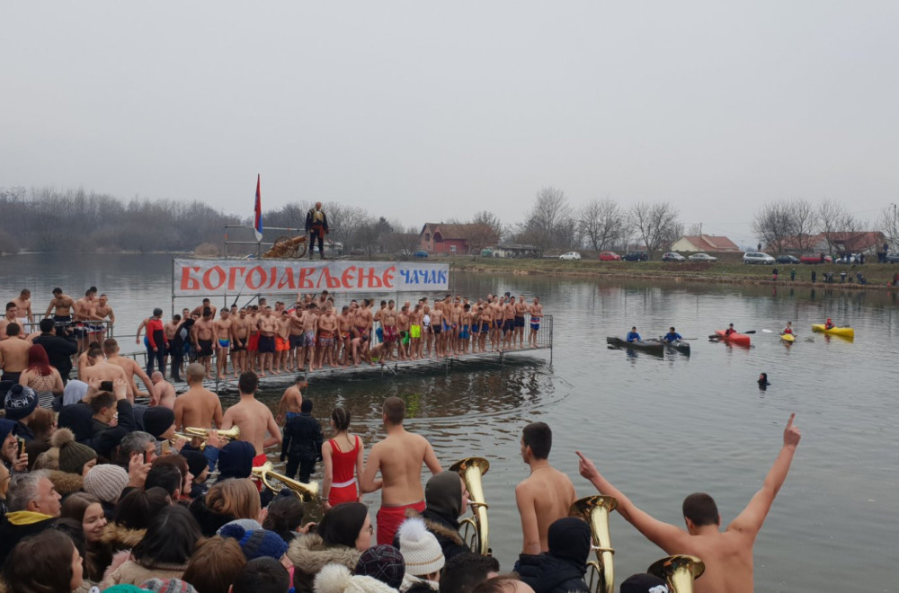 "Pokažite da ste hrabri, odani veri i tradiciji": Počele prijave za plivanje na Bogojavljenje u Čačku