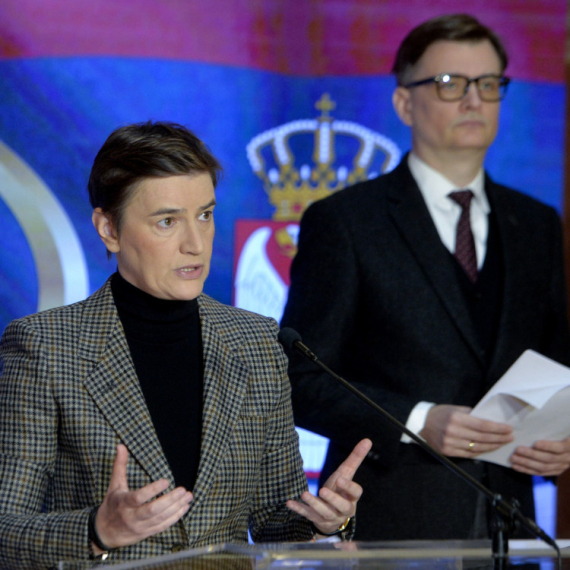 Brnabić: Izvolite naših više od 100 potpisa; Pitanje će biti "da li ste za razrešenje Vučića"