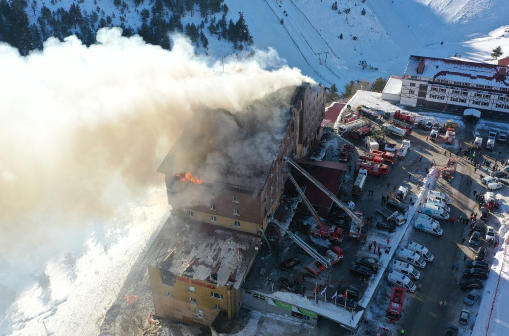 Flame engulfs a hotel in a famous ski resort: The number of victims PHOTO/VIDEO