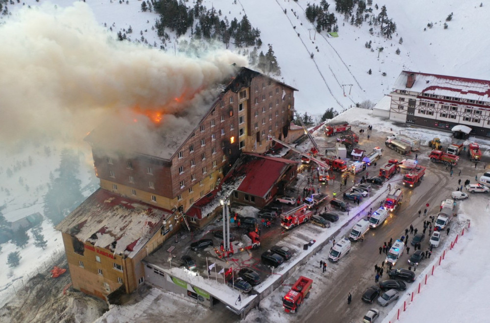 Plamen guta hotel u poznatom skijalištu: Broje se žrtve FOTO/VIDEO