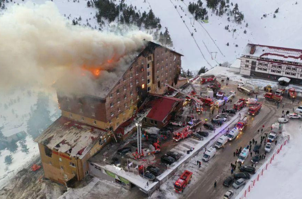 Više od 60 poginulih u požaru u hotelu u turskom ski-centru