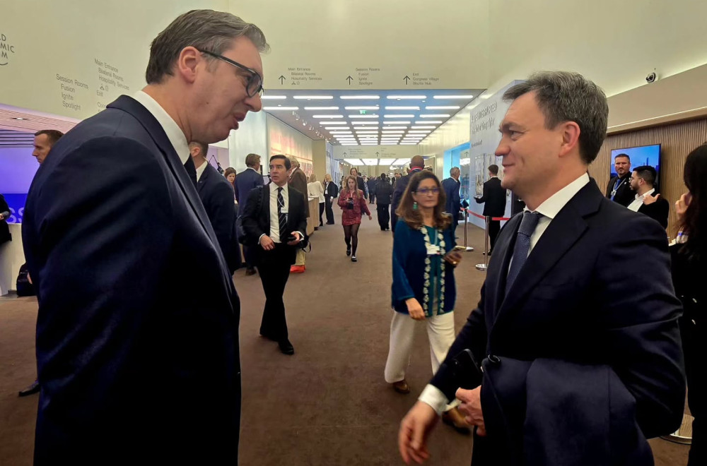 Vučić u Davosu sa premijerom Moldavije: "Brza razmena mišljenja o izazovima na evropskom kontinentu" FOTO