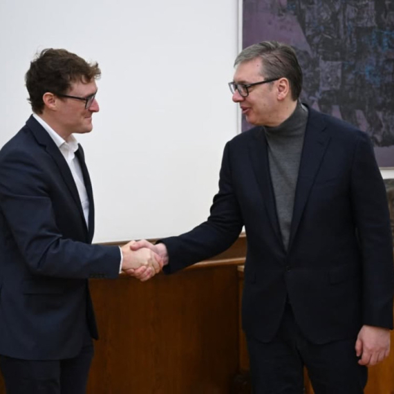 Vučić sa Kosgrejvom o mogućnosti da Srbija bude domaćin svetske konferencije Veb samit FOTO