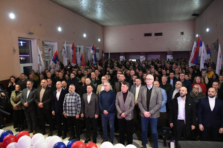 Predizborni miting Srpske liste u Lešku: Srbija zove, 9. februara svi kao jedan FOTO