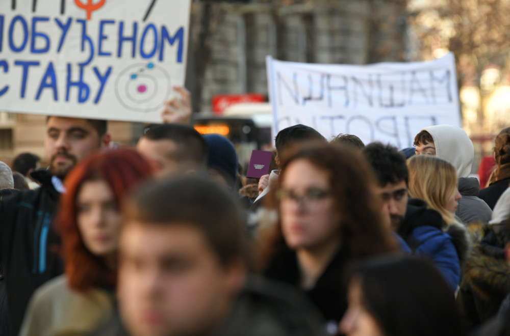 Profesor Antić: Ideologije među opozicionim demonstrantima i blokaderima nema; "Privesci Đilasa"