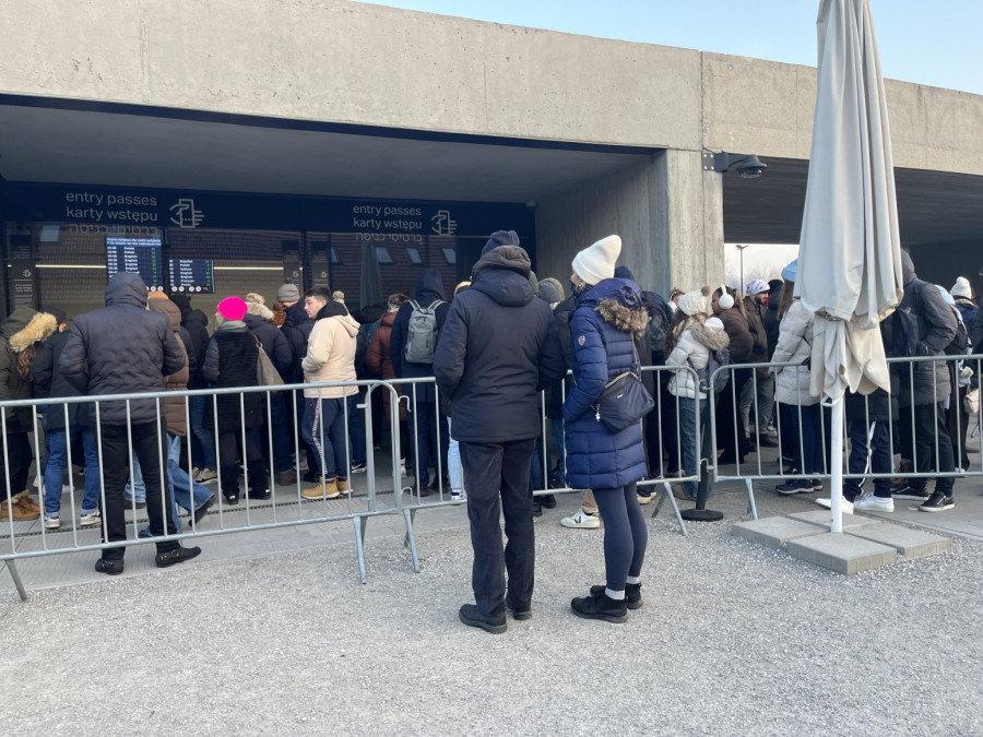 Kolone posetilaca, a tišina nikad glasnija: Koracima najvećeg zločina ljudske istorije FOTO