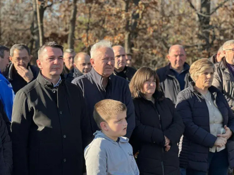 Niti manje crkve, niti većeg imena: Niče nova svetinja na padinama Suvobora FOTO