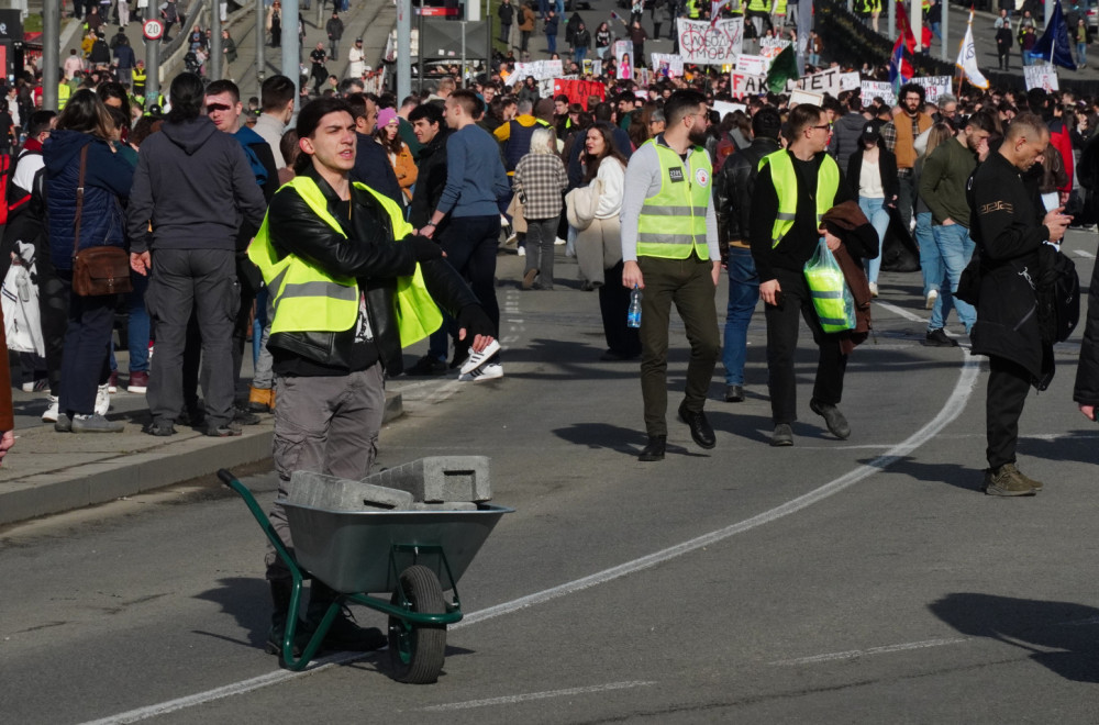 Opozicija poručila: Ni za živu glavu nećemo na izbore i referendum VIDEO