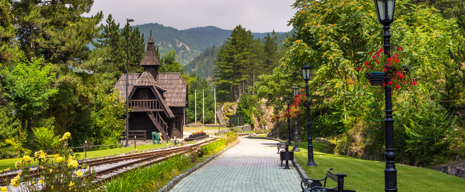 Najpopularnija pruga na Balkanu slavi 100. rođendan: Šarganska osmica je čudo i neverovatna atrakcija FOTO