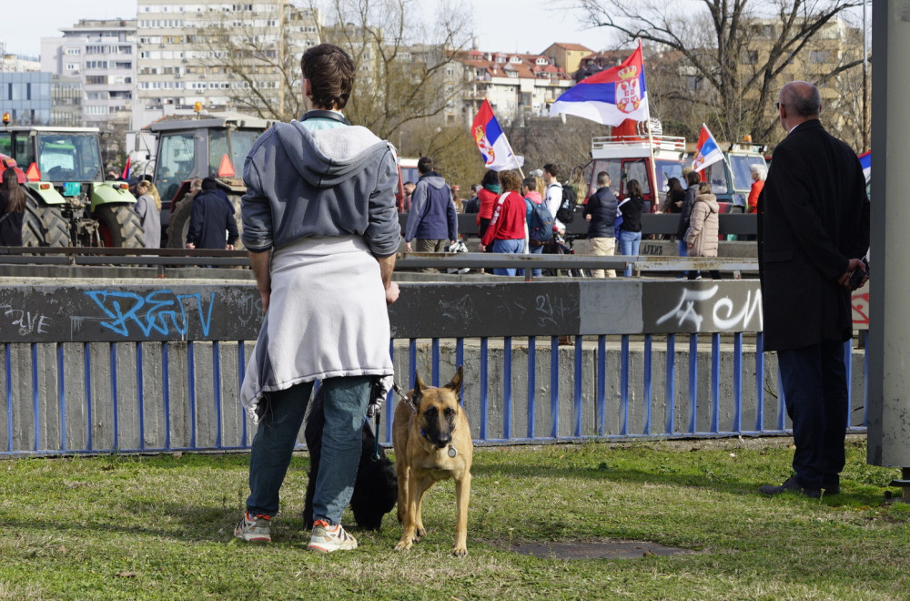 Za opozicione medije blokade ne mogu da stanu: Napetost i podeljenost u društvu mora da se održi