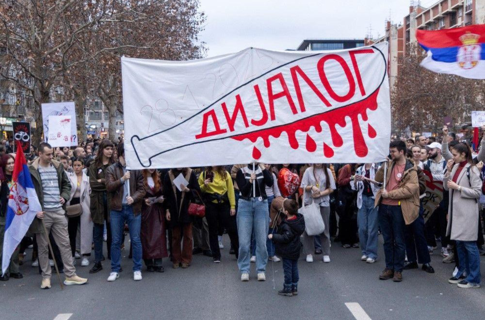 Jesu li studentski protesti u Srbiji 'obojena revolucija' kako tvrde vlasti