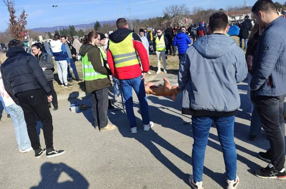 Opozicioni mediji priznali: Sve manje studenata na ulicama; Prete radikalizacijom protesta