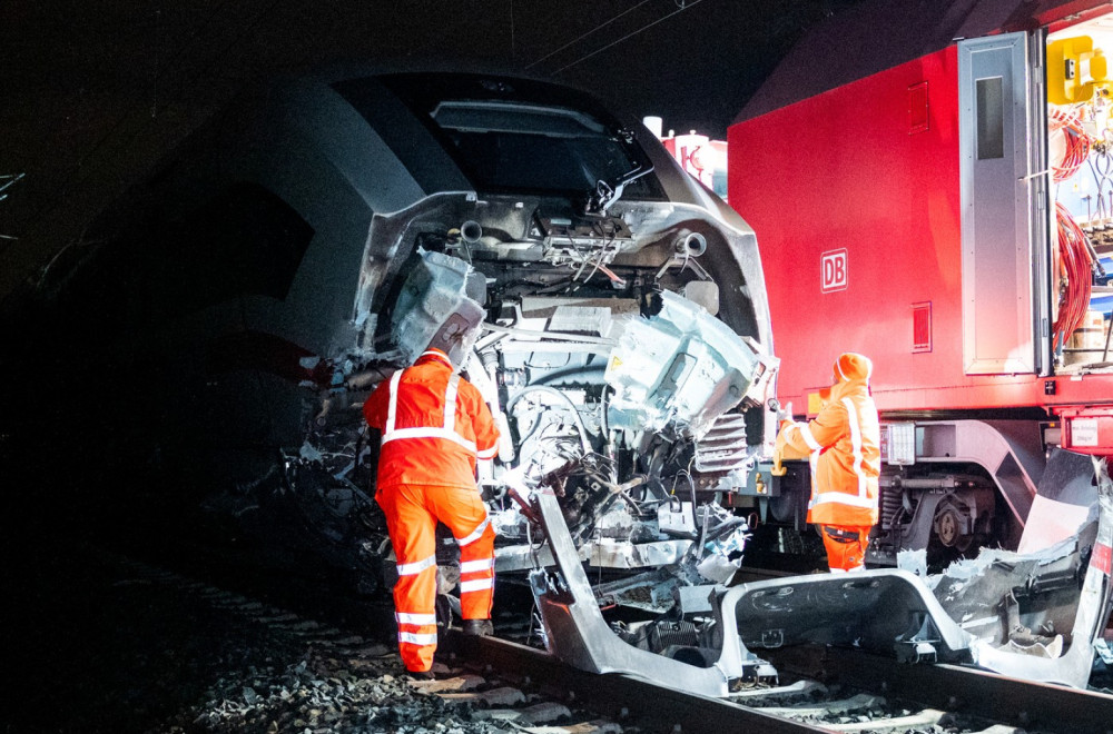 Sudar voza i kamiona u Hamburgu: Poginula jedna osoba, među povređenima poznati komičar FOTO