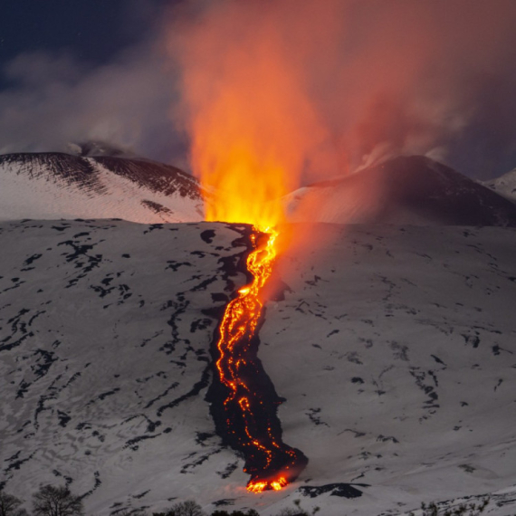 Vulkan ponovo eruptirao: Stanovništvo u strahu VIDEO