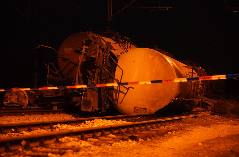 Počinje raščišćavanje pruge u Vrčinu nakon iskliznuća dve vagon-cisterne