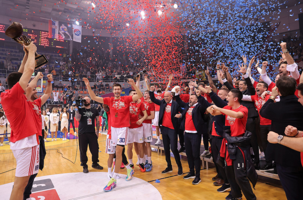 Prokletstvo ili greška u izboru? Topovski udari, staklene flaše i vatra – kako preživeti Kup Koraća VIDEO  -  Srpska košarka  -  Košarka -  B92.sport - B92.net