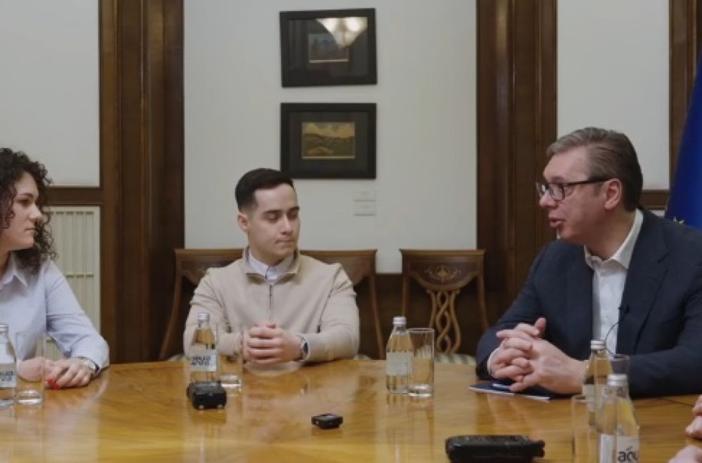 Studenti posetili Vučića na radnom mestu; "Uvek se radujem razgovoru s mladima" VIDEO