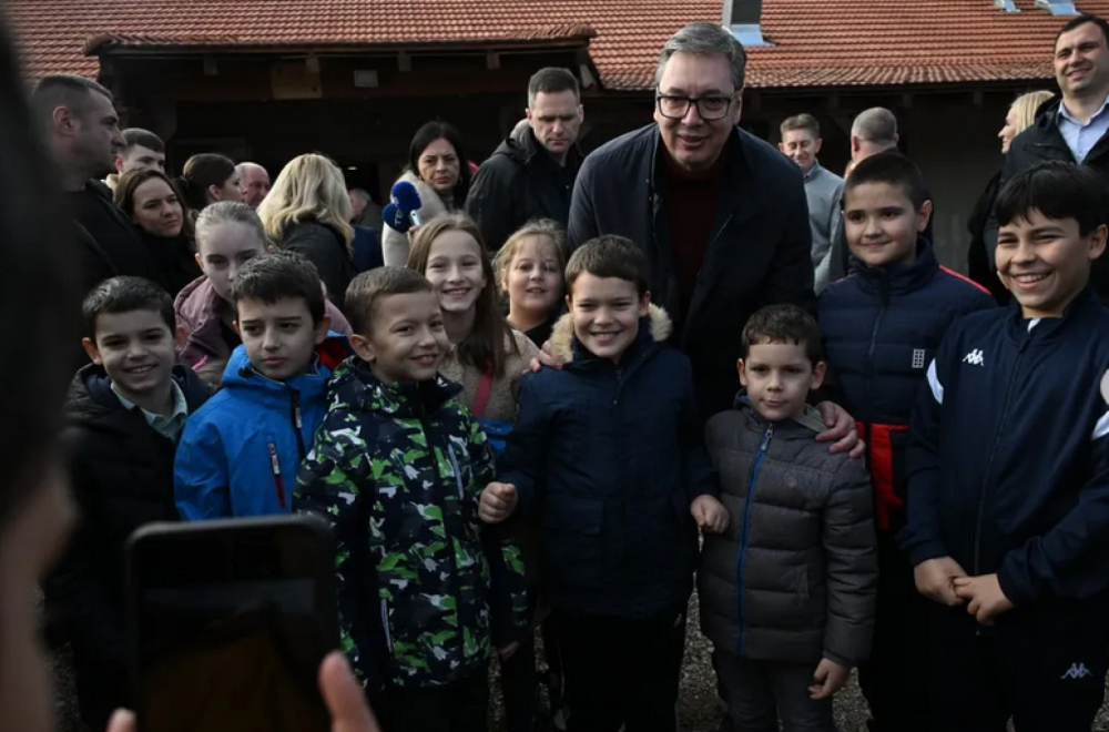 Vučić obišao turističko domaćinstvo "Zeleni zaliv"; Završen obilazak Zaječarskog i Borskog okruga