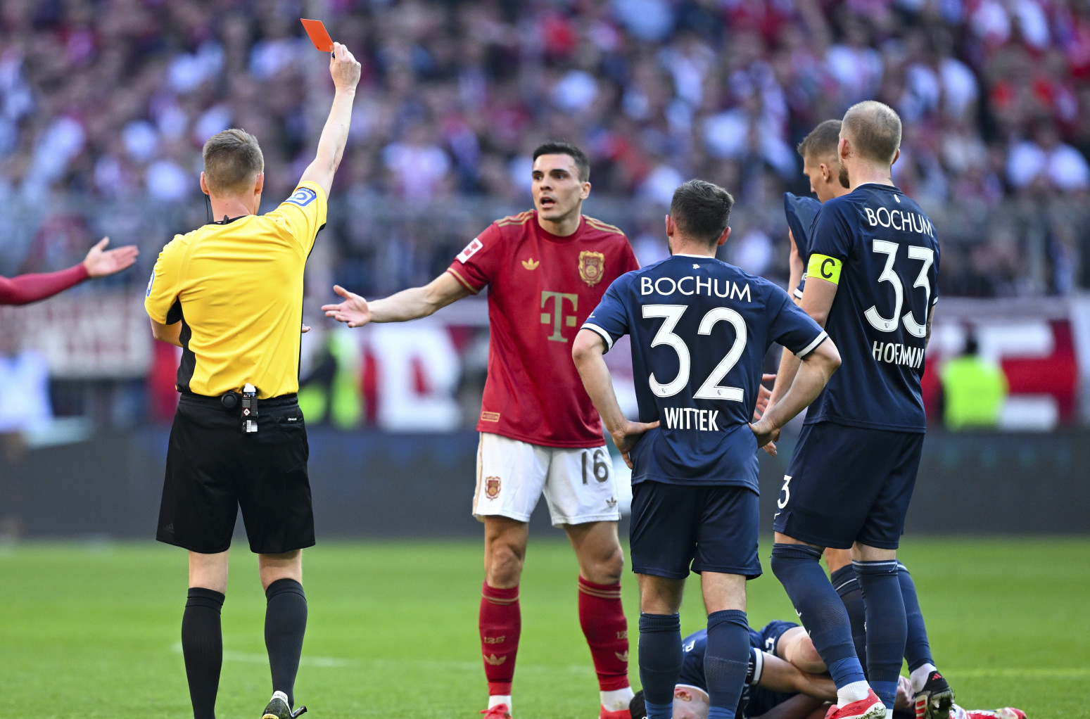 Šokovi na sve strane u Bundesligi – jedna od najgorih ekipa srušila Bajern posle 0:2!  -  Lige petice  -  Fudbal -  B92.sport - B92.net