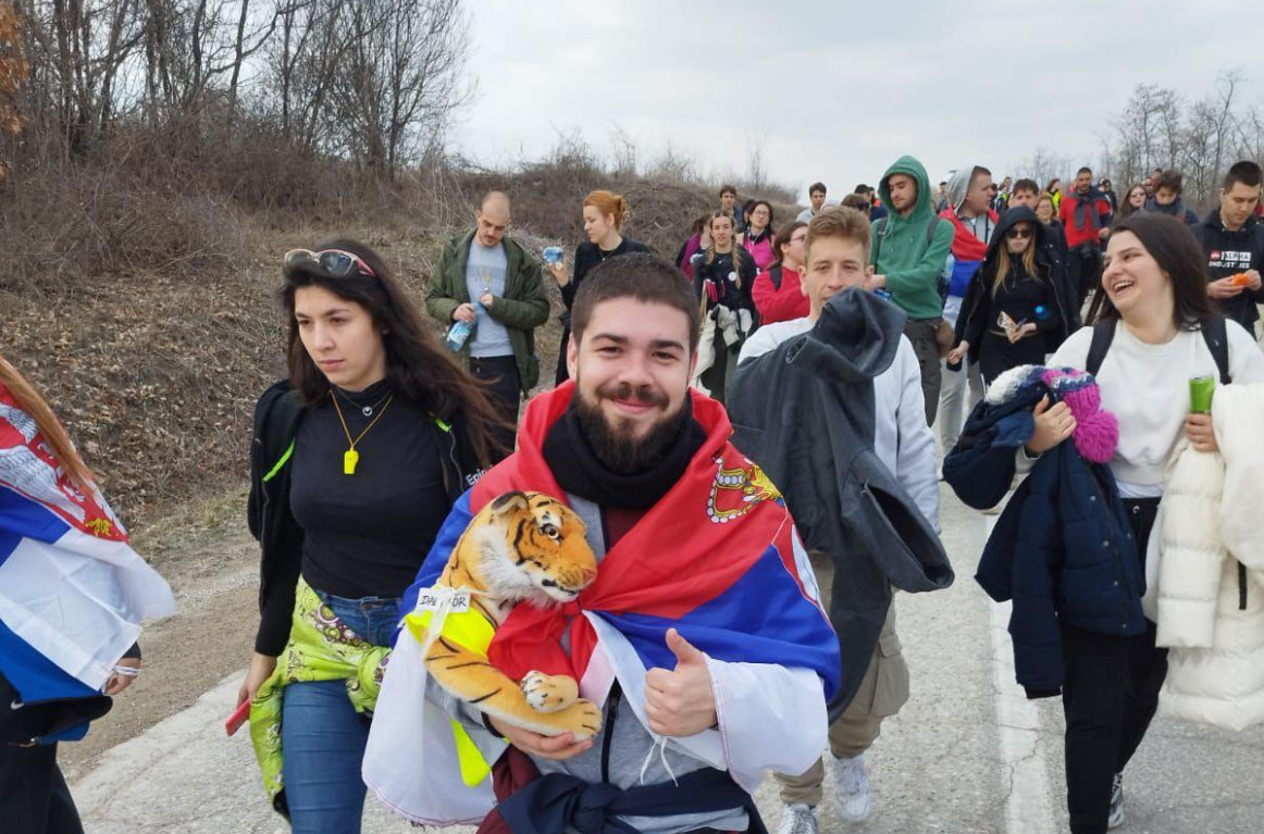 Shvatio da je krajnji cilj prelazna vlada; Nekada blokirao, danas uz studente koji žele da uče FOTO/VIDEO