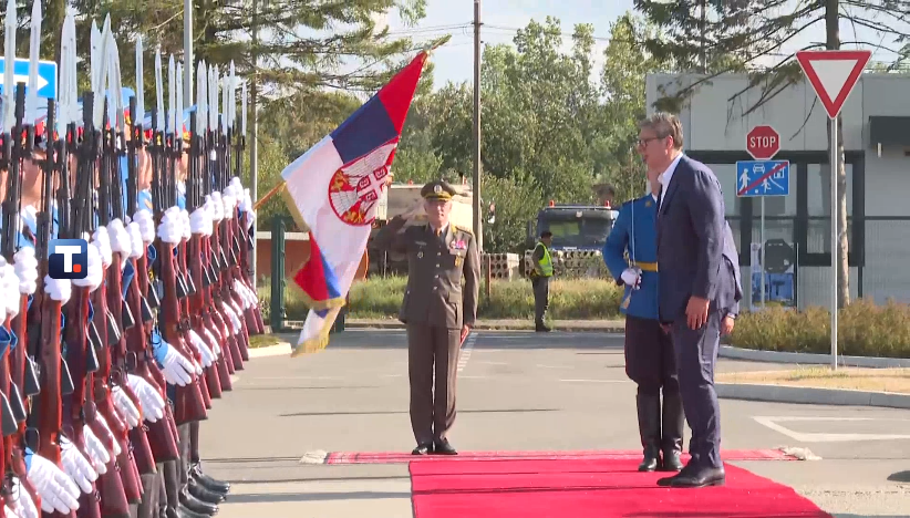 Vučić u kasarni "Podnarednik Momčilo Gavrić" u Loznici