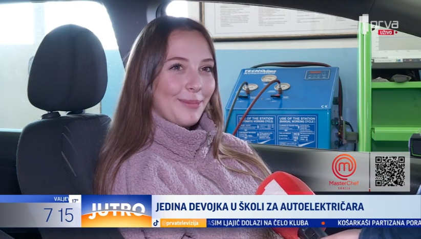 Jedina devojka u školi za autoelektričare