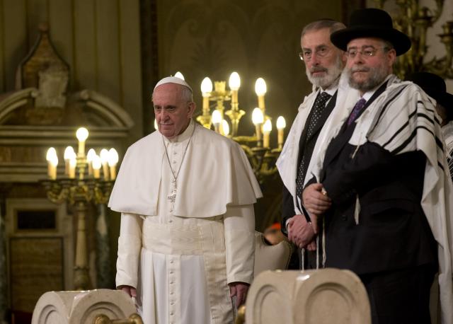 Papa uoèi istorijskog sastanka:Mostovi pomažu miru