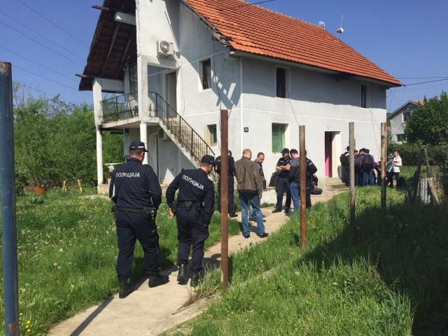 BG: Policija privela 16 migranata, pretražuju kuæu