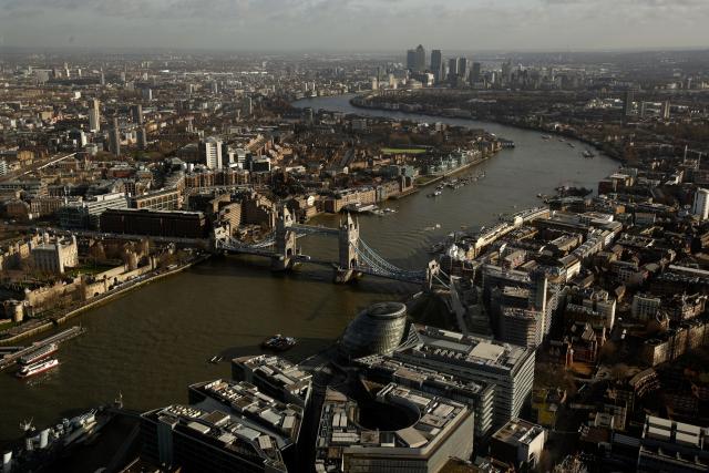 Panika u Londonu: Naðen paket, eksplozija, evakuacija