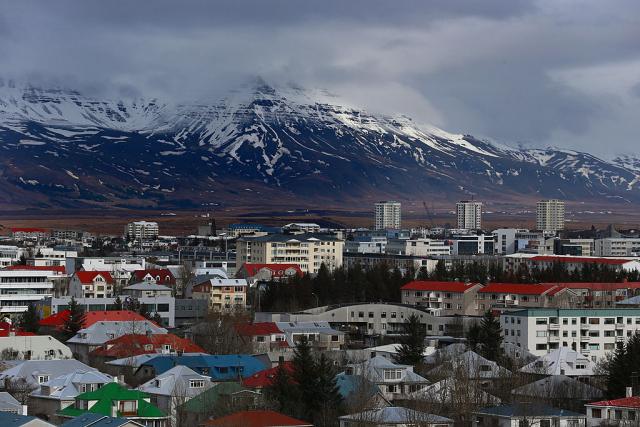 Na Islandu vanredni izbori, Piratska stranka vodi