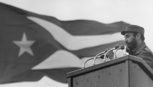 DW: Fidel Kastro – kubanski heroj i diktator
