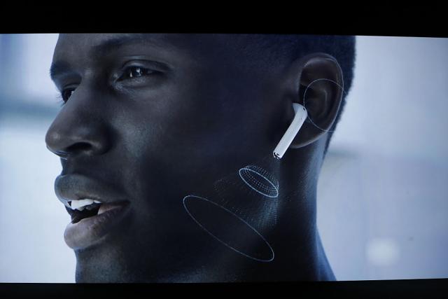 Ko izgubi nove AirPod slušalice, druge dobija po nižoj ceni