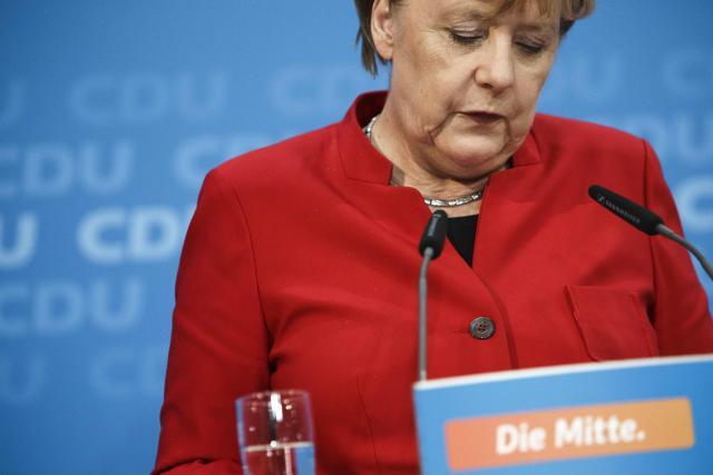 Poll: SPD overtakes Merkel's CDU first time in decade