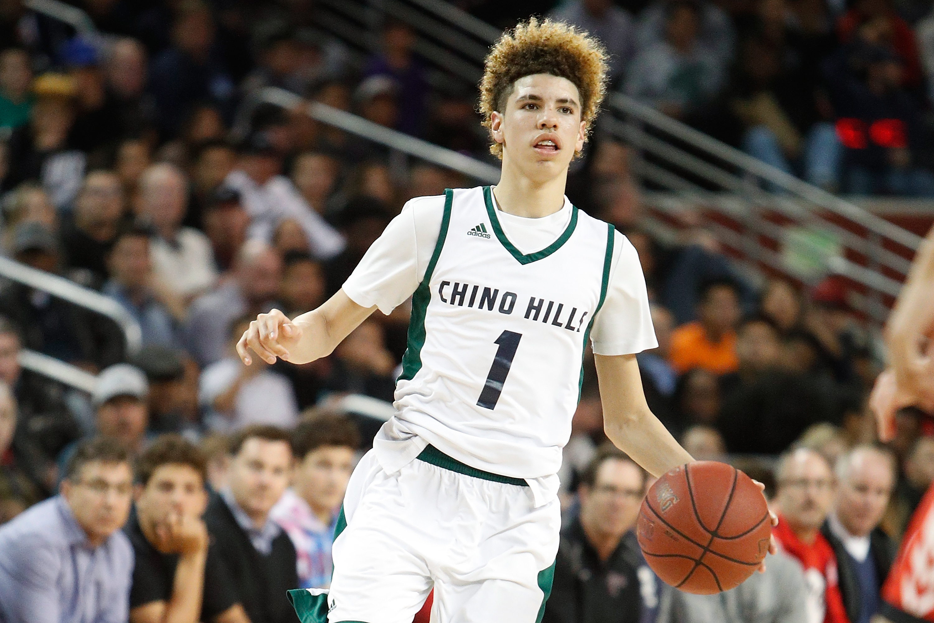 Lamelo ball. ЛАМЕЛЛО Болл. ЛАМЕЛО Болл баскетболист. Ламела Болл НБА. Мело Болл рост.