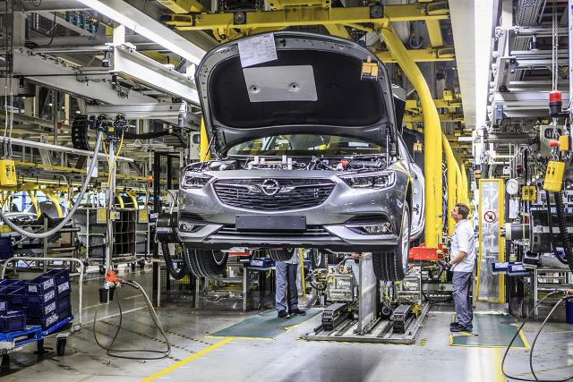Poèela proizvodnja nove Opel Insignije / FOTO