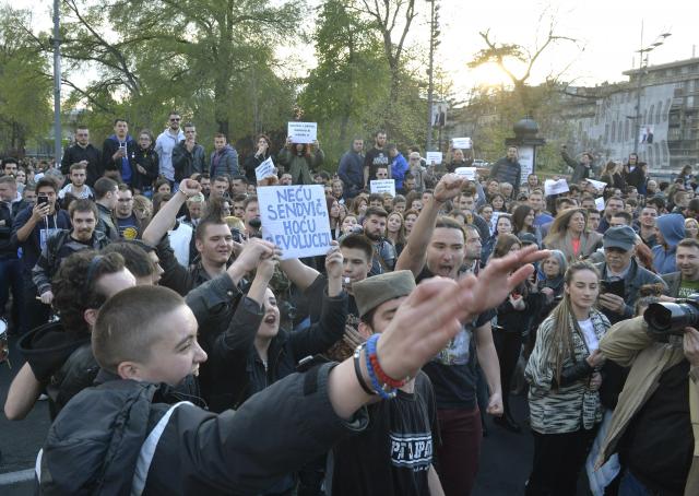 Protestne šetnje u Beogradu, Novom Sadu, Nišu... FOTO