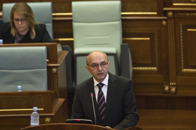 Pala kosovska vlada, Tači raspustio parlament