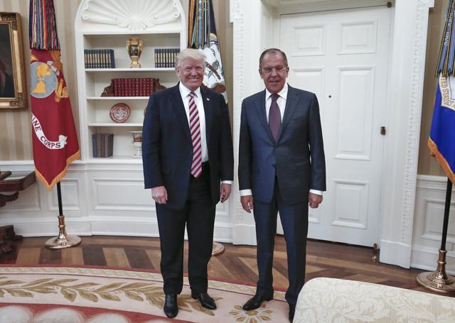 "Afera fotografija": Ko je fotografisao Lavrova i Trampa?