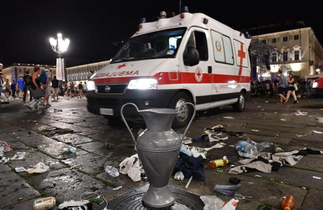 400 povreðenih u stampedu meðu navijaèima Juventusa FOTO